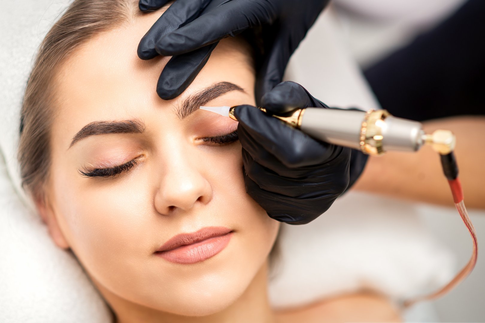 Permanent Makeup on Female Eyebrows